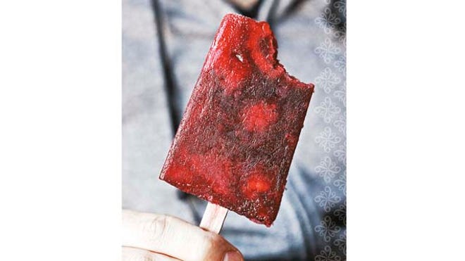hibiscus raspberry ice pops crop